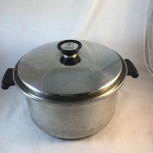 Vintage Colonial 5 QT 3 Ply Stainless Steel Pot..